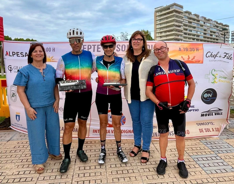 Rosa Sansaloni y Rubén Capdevila completan el reto solidario 'De sol a sol' tras recorrer 267 kilómetros en tándem