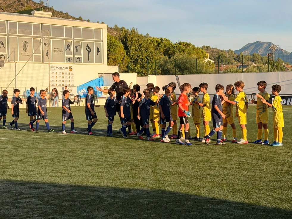 Palma de Gandia reúne a más de 50 equipos en un torneo de fútbol base