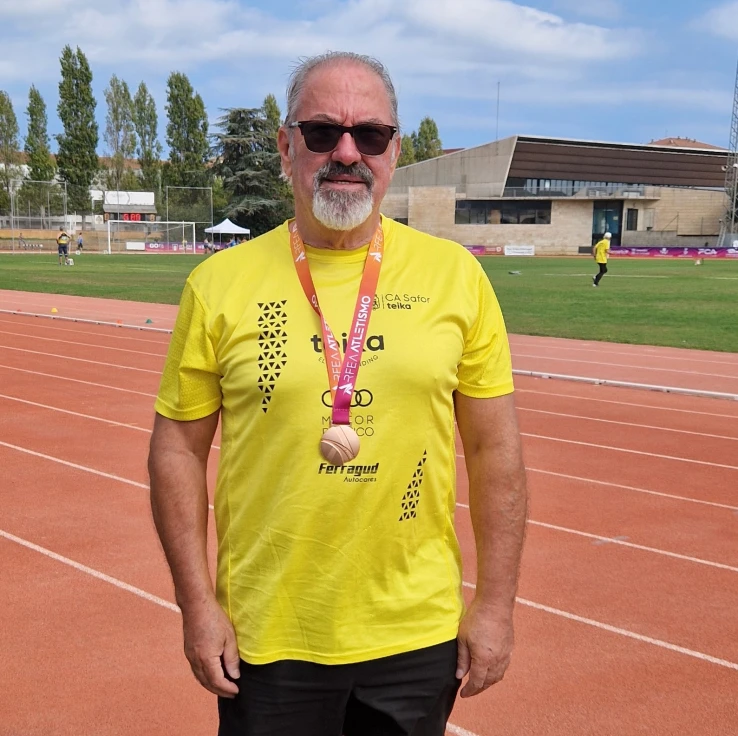 El atleta Genaro Rey sube al podio en el Campeonato de España Máster de Pentatlón de Lanzamientos