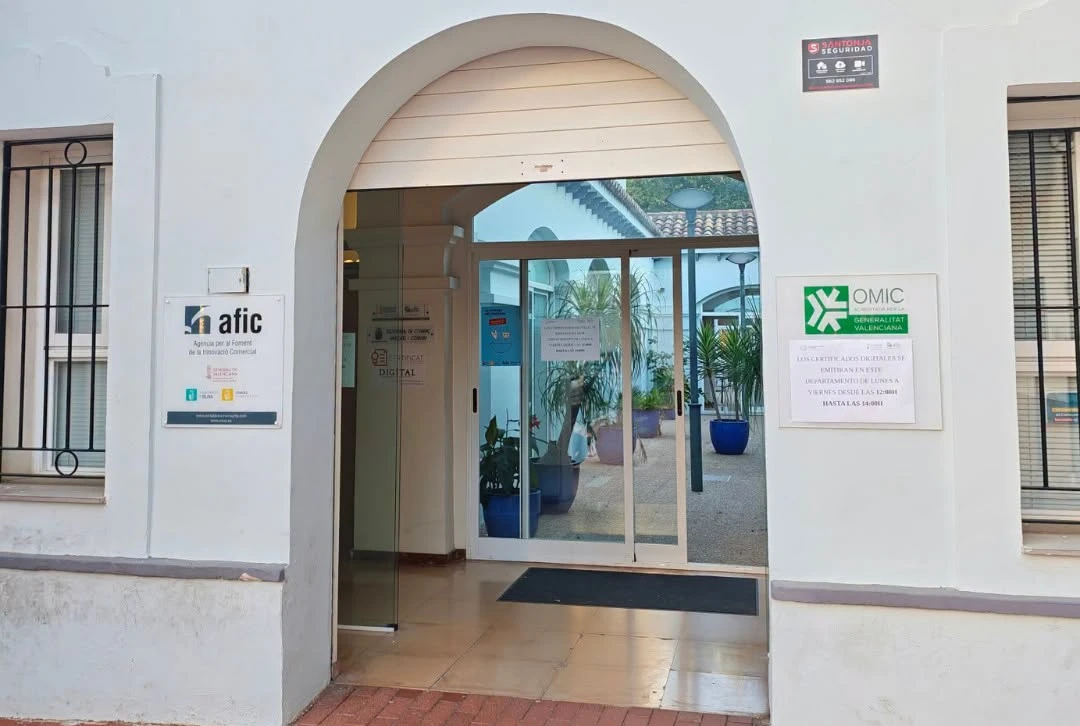 Oliva amplía el horario de la OMIC para tramitar certificados digitales por la DANA