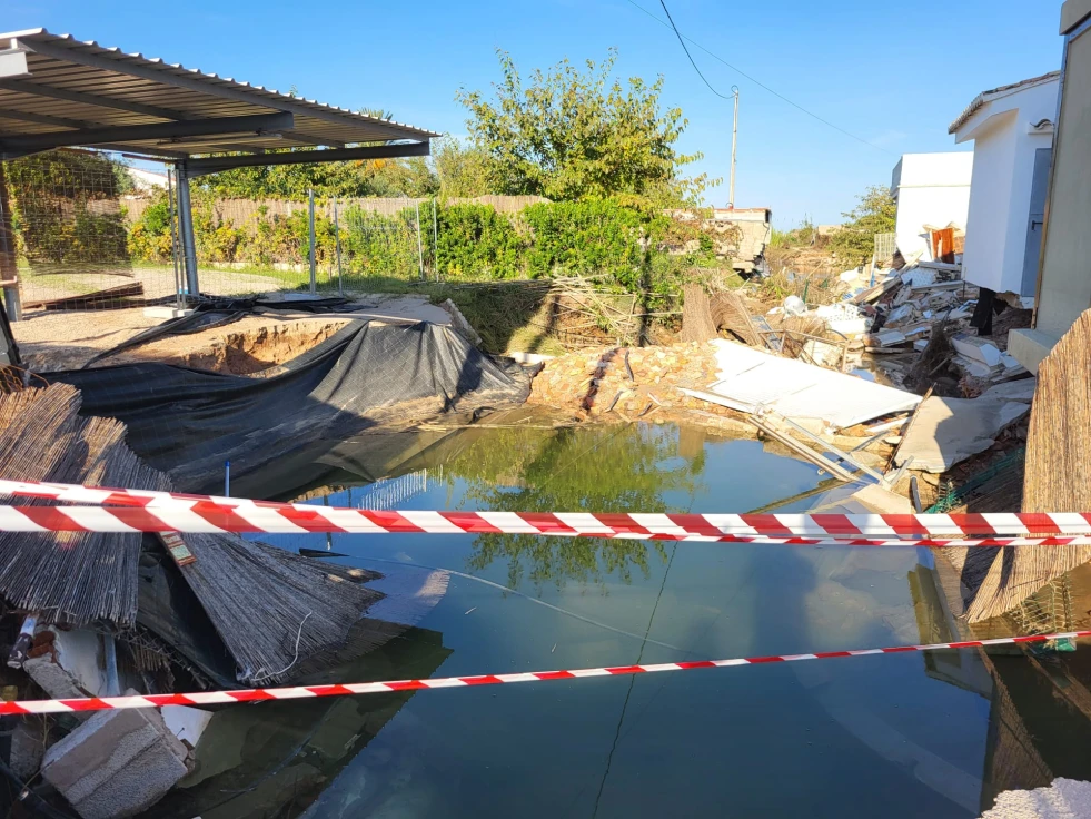 Más de 6.000 vehículos dañados y 5.134 viviendas afectadas: la devastación de la dana sigue marcando el día a día en Oliva
