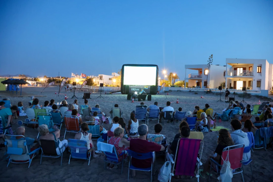 El cine de verano de la Diputació llegará a siete playas de La Safor