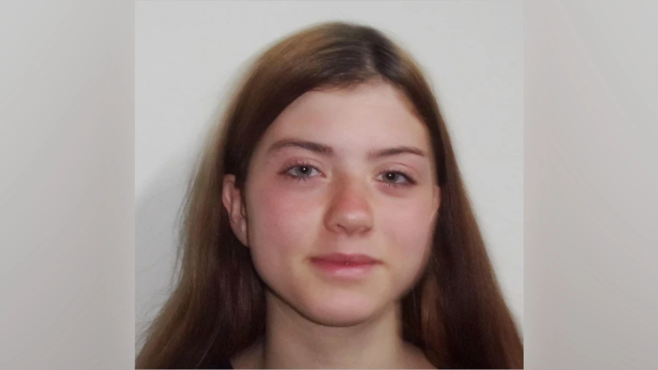 Buscan a una menor de 15 años desaparecida en Ador