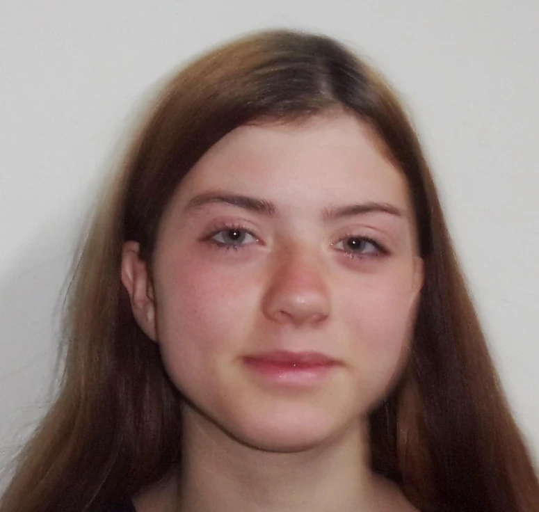 Buscan a una menor de 15 años desaparecida en Ador