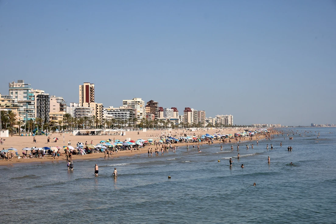 Las playas de Gandia registran una calidad de agua excelente