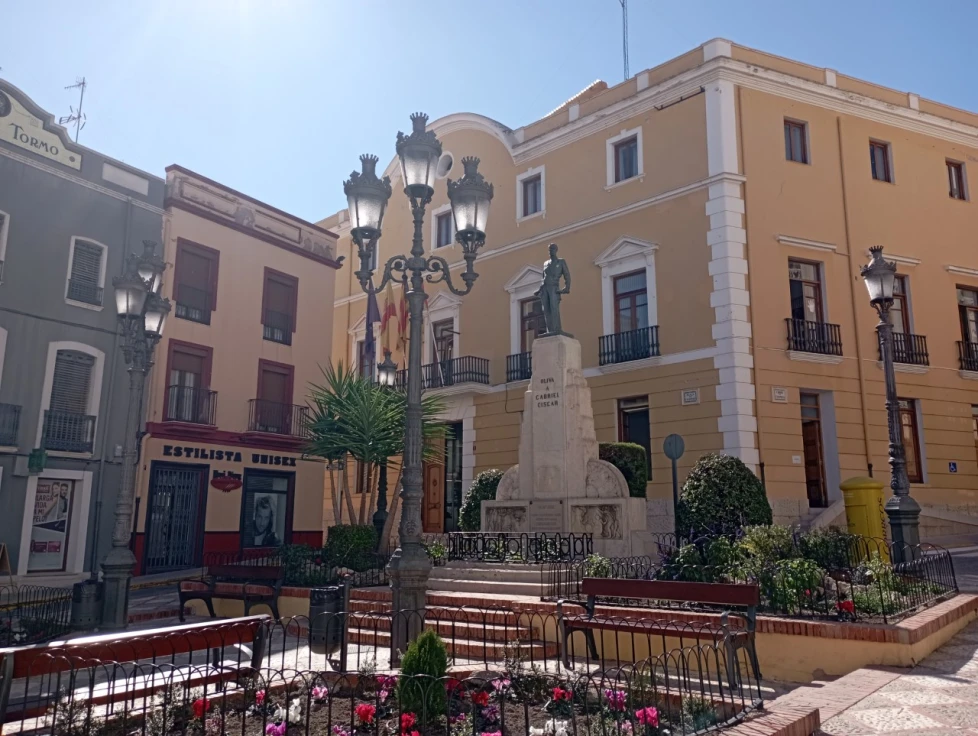 El PSOE critica la suspensión del contrato de socorrismo en las playas de Oliva por "falta de gestión"