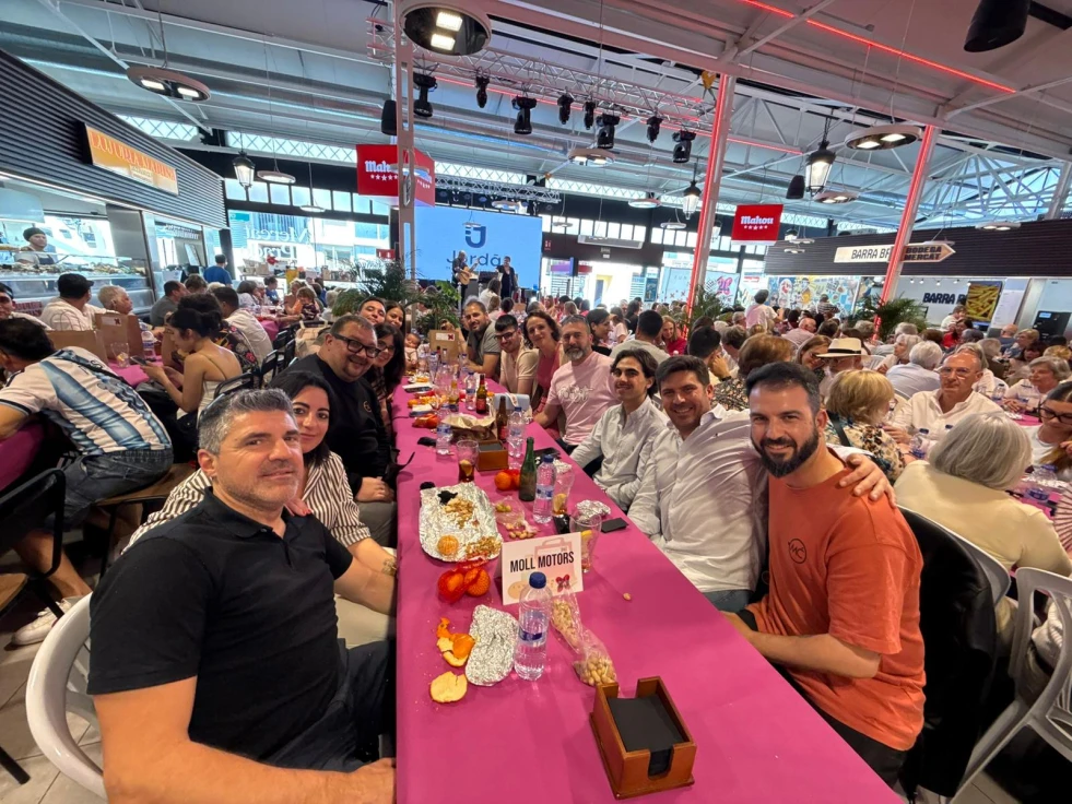 Gandia reúne a 350 personas en la III Comida del Hambre