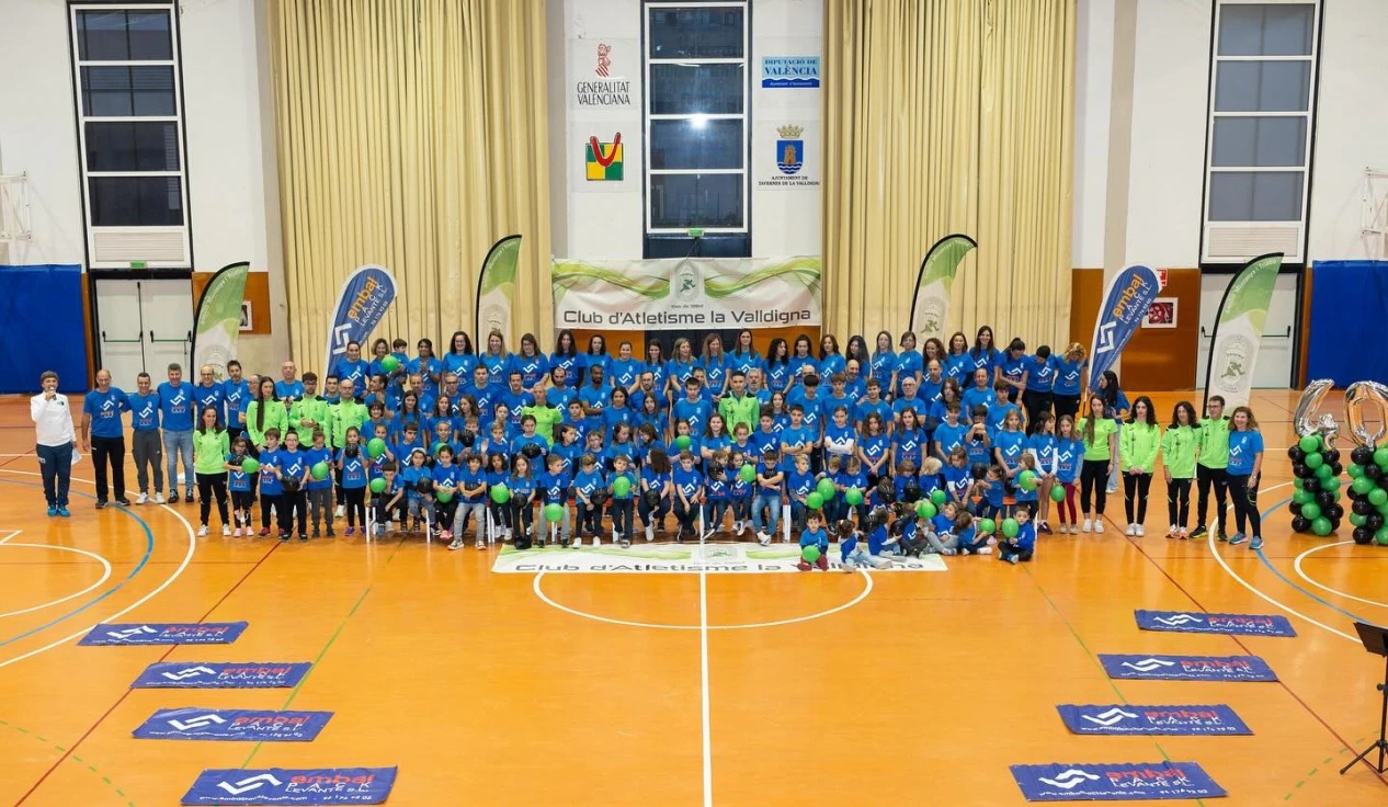 Valldigna Athletic Club festeja 40 años y presenta los atletas para la temporada 2024/2025