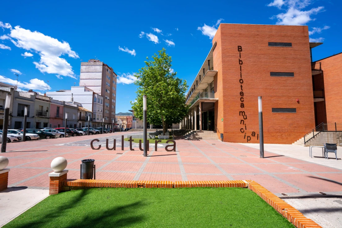 Tavernes distinguirá a Carlos Espí, la Associació Valldigna per l’Educació Pública y José Huertas con motivo del 9 d’Octubre