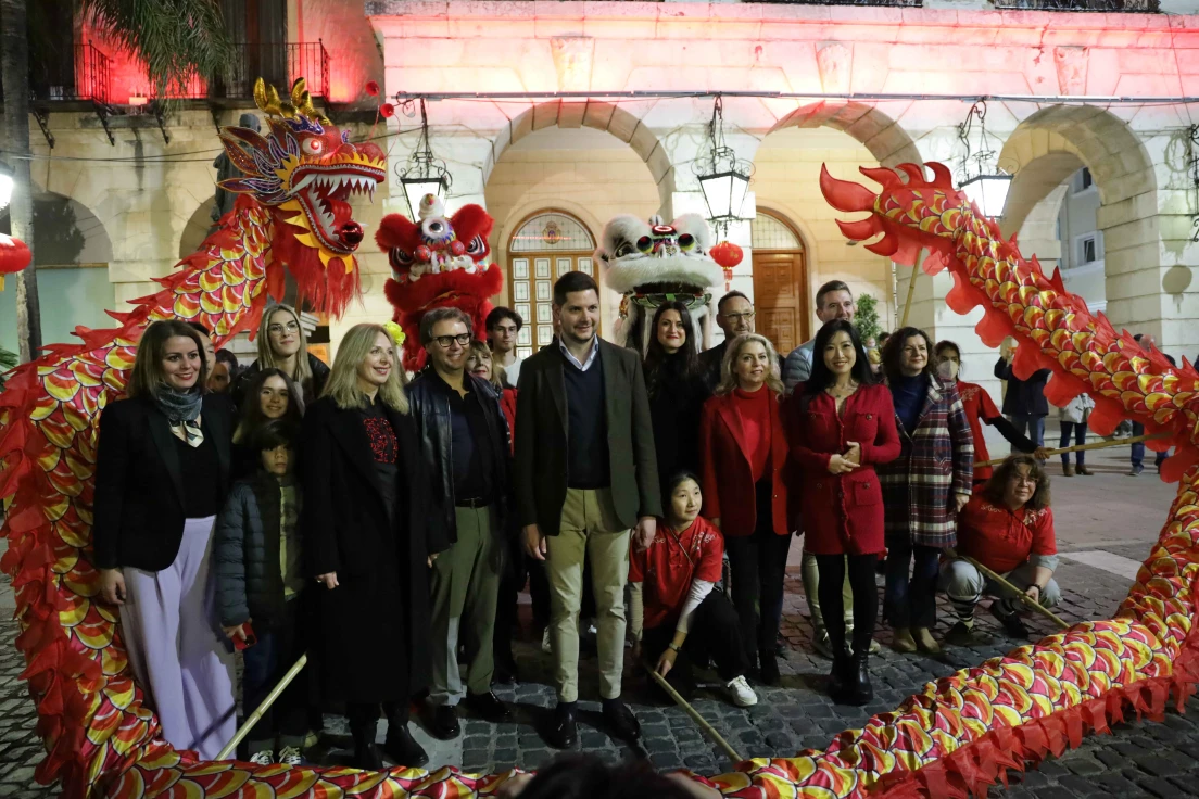 Éxito rotundo en la primera edición del Festival de los Faroles de Moll celebrada el sábado por las calles de Gandia