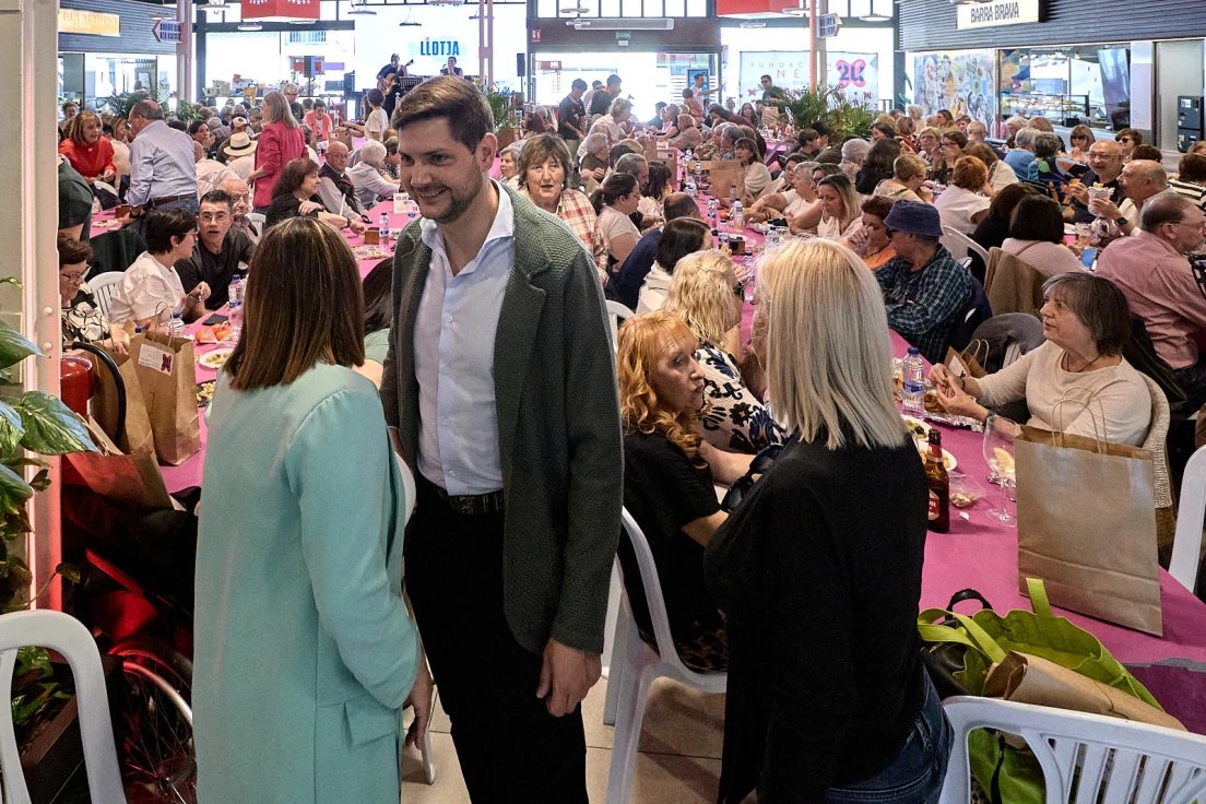 Gandia reúne a 350 personas en la III Comida del Hambre