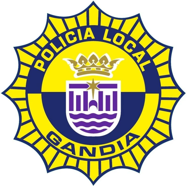 La policía local de Gandia e Iberdrola cortan 35 conexiones ilegales de luz en Beniopa