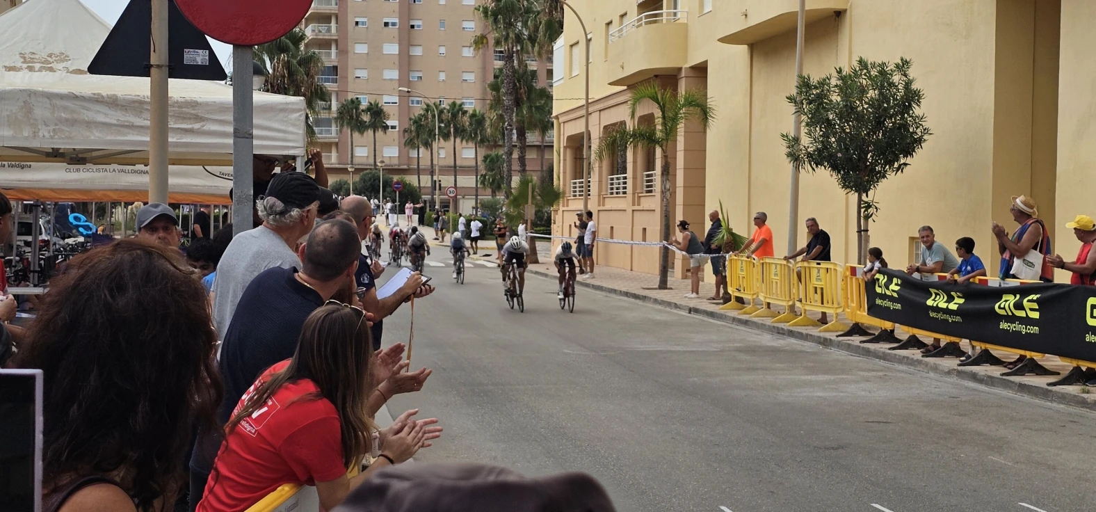 Éxito de participación infantil en la tradicional Carrera de Ciclismo de La Valldigna