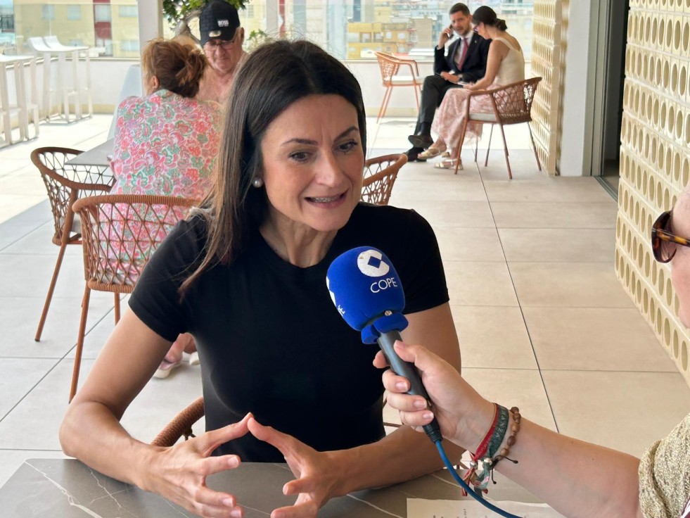 La concejala de Turismo en el Especial Fideuá de Gandia 50 años
