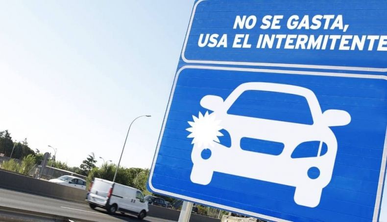 Un adorno en los coches que puede salvar vidas: el intermitente