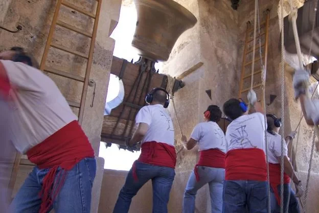 Gandia recupera las campanas de la Colegiata y lo celebra con un toque manual