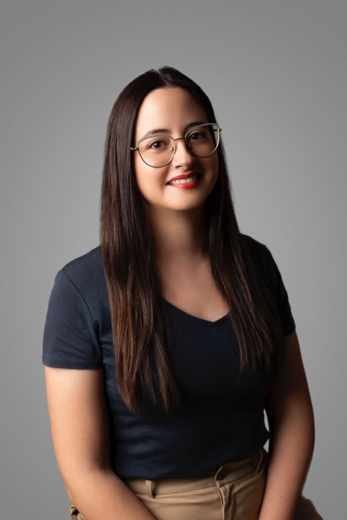 Vero Pérez presenta su primer poemario en Beniopa