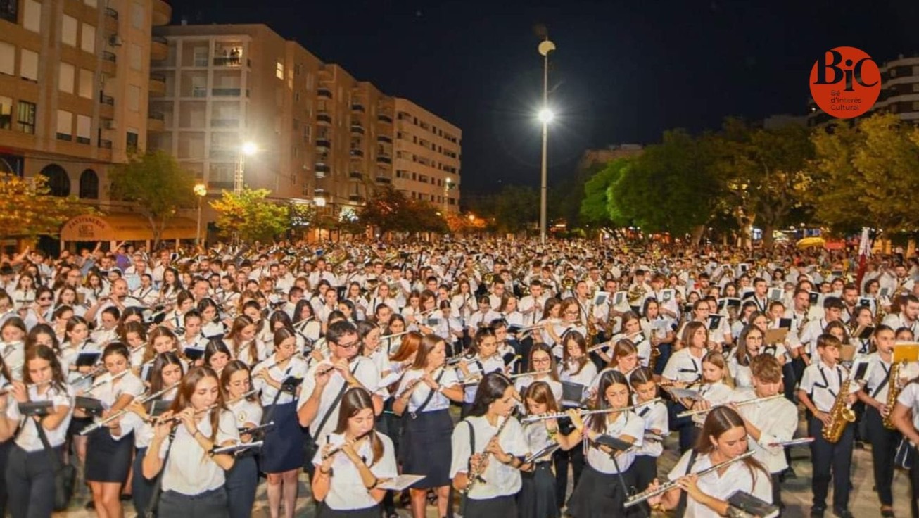 La Asociación Artístico-Musical de Oliva abrirá el desfile de Disneyland París este verano