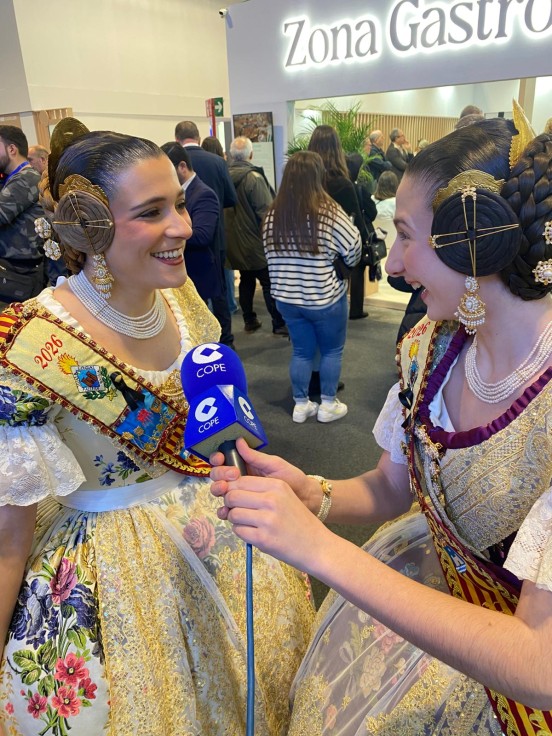 Gandia lleva sus Fallas a Fitur con Francisco Martínez y las falleras mayores