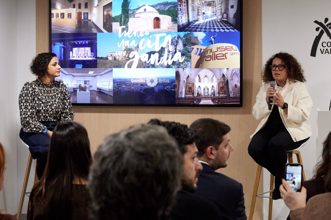 Alicia Izquierdo presenta la tarjeta “Visit Gandia”, la nueva llave para descubrir el patrimonio de la ciudad