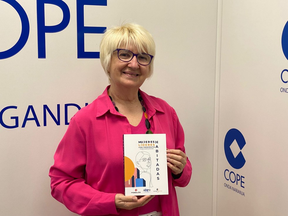 Ana Mora nos presenta Habitadas, un libro coral y benéfico