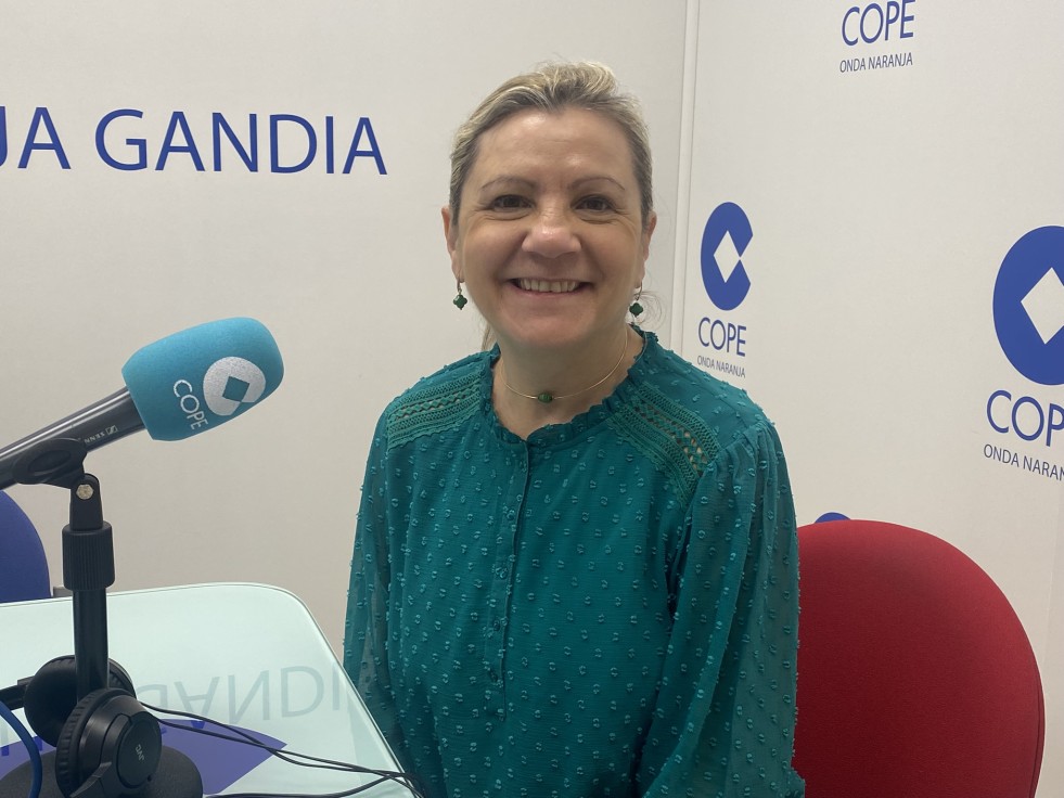 Paula Beltrán nos presenta los actos de su Hermandad, La Cruz