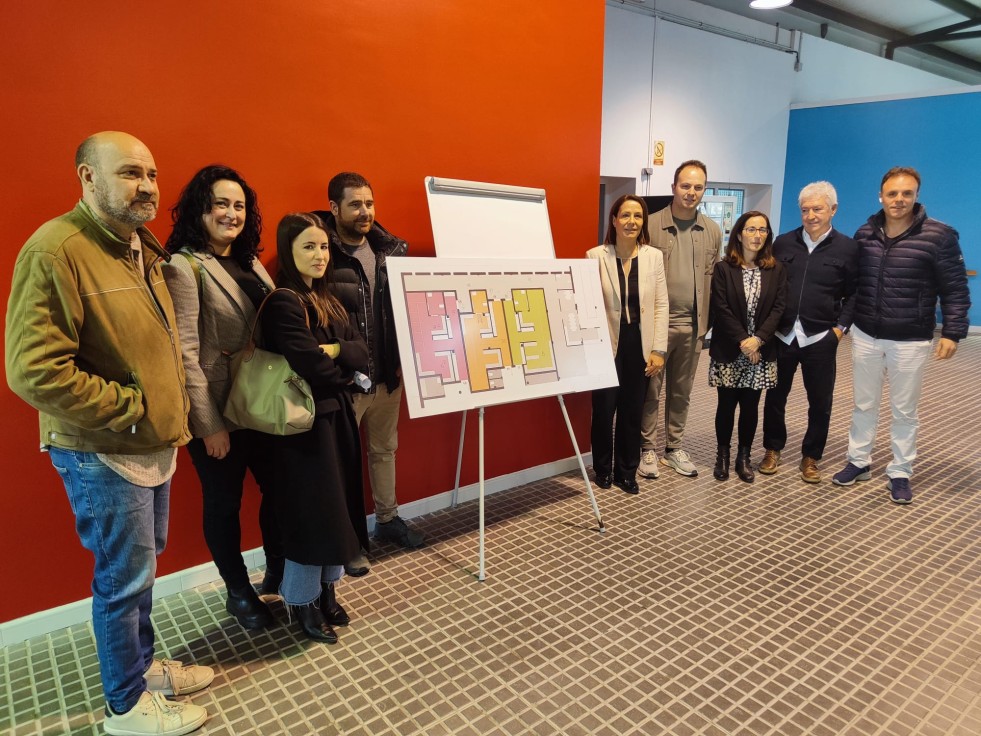 Joan Mascarell nos explica el proyecto de reforma de vestuarios de la piscina