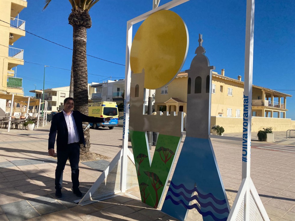 Oliva incrementa los servicios de playa para Semana Santa