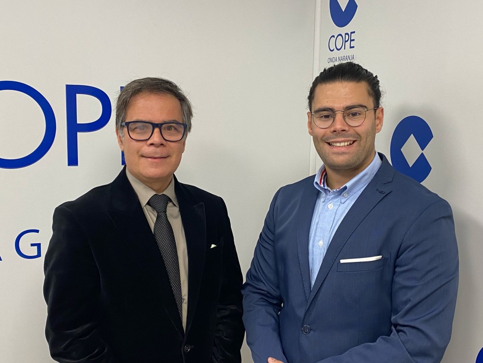 ¿Puedo mirar el móvil de mi pareja?