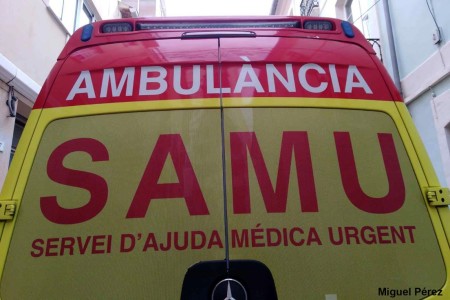 Un incendio de cañar en Oliva causa quemaduras a un hombre de 82 años