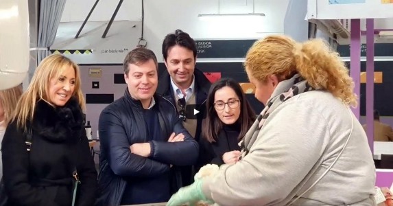 Germán Salazar (PP) se compromete a consensuar con los comerciantes todo lo que afecte al Mercat Municipal de Oliva