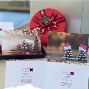 La Fundación Next2U junto con el Comedor Social de Gandia vende tarjetas solidarias de Navidad