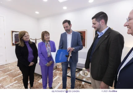 Recepción oficial al galardonado médico gandiense, Joaquín Gavilá