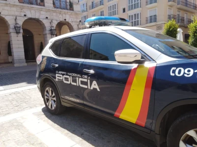 La Policía Nacional desmantela en el Grau de Gandia un club privado de fumadores donde se vendía marihuana