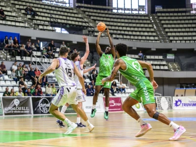 El UPB Gandia derrota al Amics de Castelló y se sitúa líder de Segunda FEB