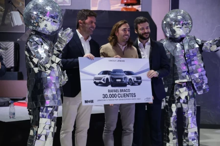 Moll Motor presenta con gran éxito el Jaecoo 5, Omoda 5 SHS-H y Omoda 9 Black Mate