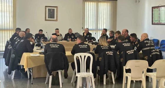 Barx acoge el sexto encuentro de las Policías Locales de la Safor: patinetes y baliza V-16