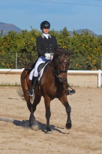Alejandra Blasco gana la Liga Autonómica de Doma Clásica Juvenil