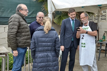 Los vecinos de Venècia en la playa de Gandia ya disponen de centro social en propiedad