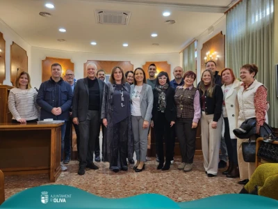 El Ayuntamiento de Oliva reconoce al personal que se ha jubilado en 2025