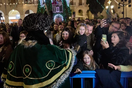 Gandia suspende la cabalgata de los Reyes Magos pero recibirán a los más pequeños en la Sala de Arcos esta tarde