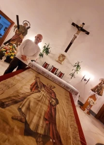 Miramar presenta el hallazgo de una sarga encontrada en un hueco de una pared de la Iglesia
