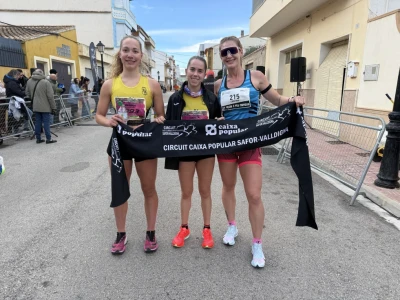 Carla Breco y Robert Harrison se imponen en la Volta a Peu de Palmera