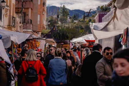 Potries vuelve a llenar su Porrat de San Blai de miles de personas