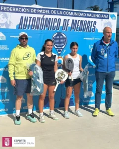 Aina Sánchez y Aina Mestre se proclaman campeonas autonómicas de pádel en la categoría de menores