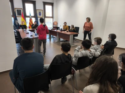 El alumnado de 6º del CEIP Sant Marc de Beniarjó visita el Ayuntamiento de Beniflà