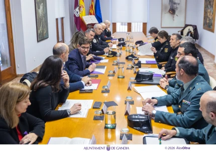 Gandia refuerza la seguridad con más de 1.100 servicios de la Policía Local para las Fallas 2026