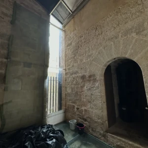 Persisten las goteras y los cortes de luz en la Colegiata de Gandia pese a las reformas