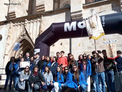 Moll Motor vuelve a llenar los colegios de Gandia y la plaza Major de ilusión con los Premios a las Fallas Escolares 2026