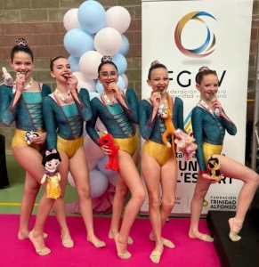 Oliva celebra el éxito del Club Gimnàstica Rítmica Ritmoliva en Carlet